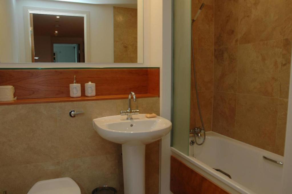 2 Bed 2 Bath Luxury Apartment In Central Лондон Екстер'єр фото